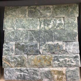 Đá bóc xanh ngọc 10x20