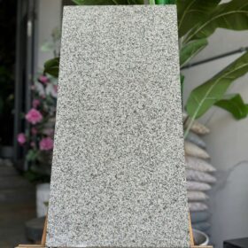 Đá campuchia bắn cát lát sân