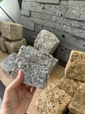 Đá cubic trắng muối tiêu lát sân Đá cubic trắng muối tiêu lát sân