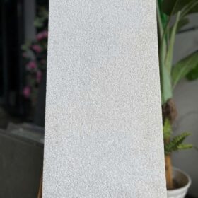 đá băm xám trắng 30x60