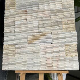 đá răng lược vàng 10x20 ốp tường