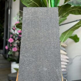 Đá bazan đen khò lửa lát sân
