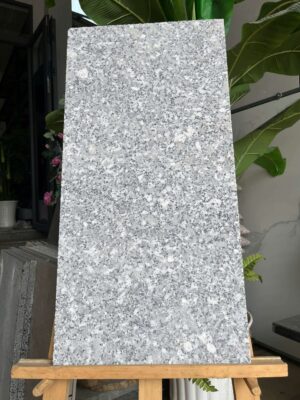 đá trắng suối lau thô 30x60 lát sân