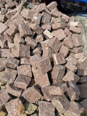 Đá cubic đỏ bình định lát sân