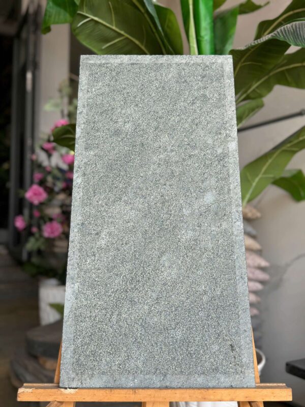 Đá băm xanh rêu cà viền 30x60 lát sân