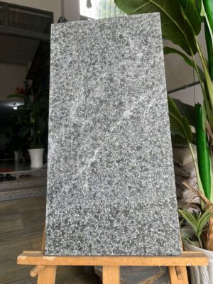 đá đen da báo khò lửa 30x60 lát sân