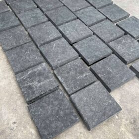đá cubic bazan đen khò 10x10x2 1